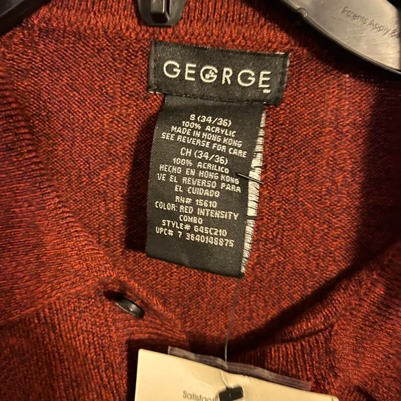 Maroon sweater size small - Picture 2 of 5